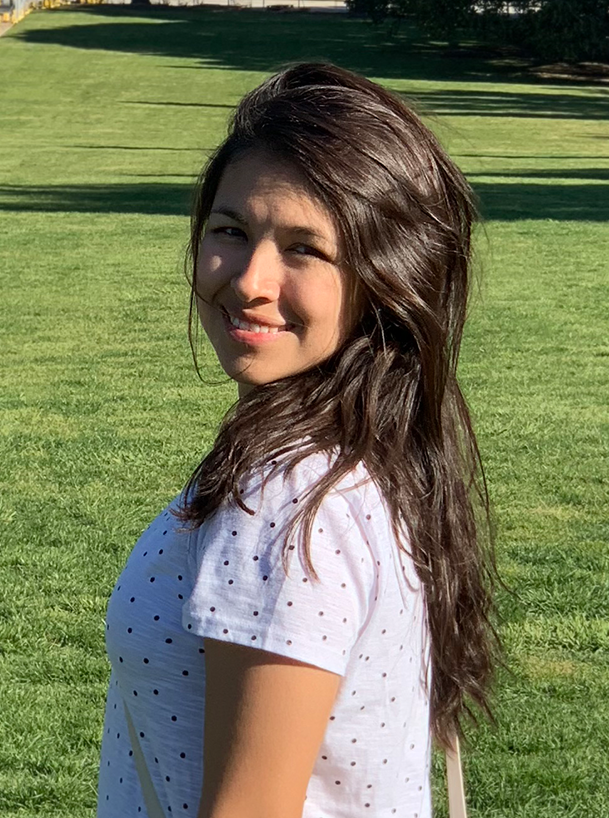 Karen Apolinar - Contadora