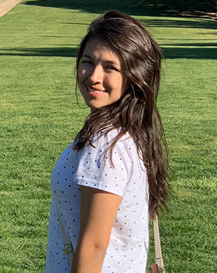 Karen Apolinar - Contadora